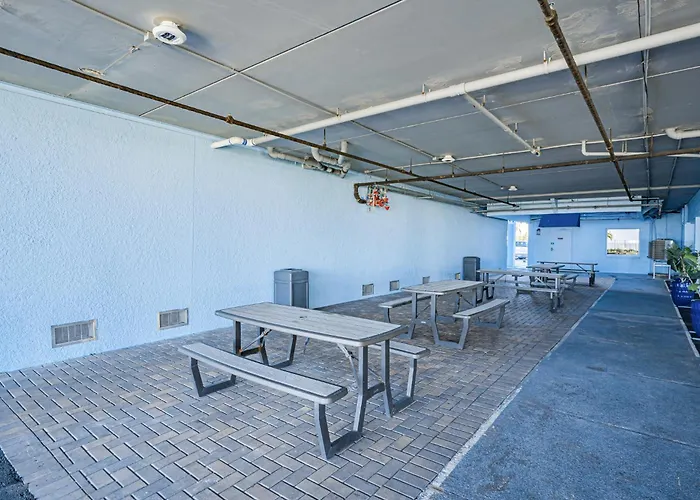 Dollar 106 Apartment *